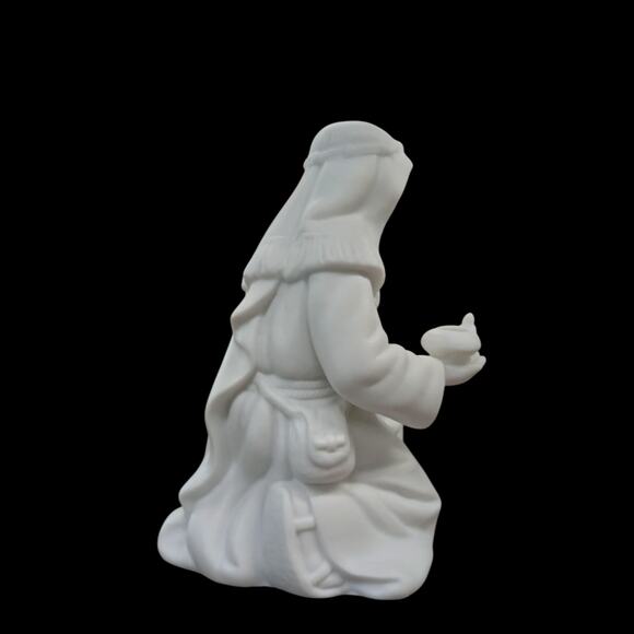 AVON Nativity Collectibles The Innkeeper Figurine 1988 With Box White Porcelain - Picture 6 of 11
